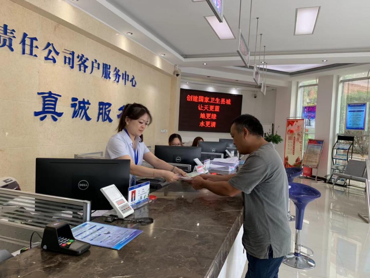 你我手牽手，爭做文明星