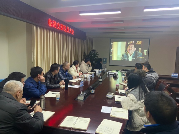 集團公司黨委委員、副總經(jīng)理劉林參加 臨港支部組織生活會