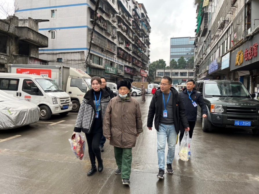 節(jié)前慰問(wèn)送溫暖，情系下渡口社區(qū)困難群眾