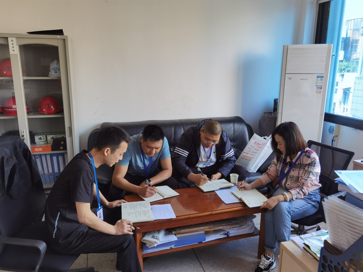安保部傳達學(xué)習(xí)公司貫徹落實公服集團調(diào)研精神